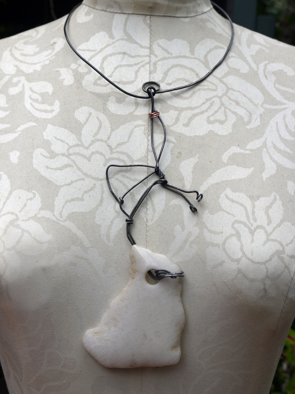 White quartz twisted steel wire necklace Jomama