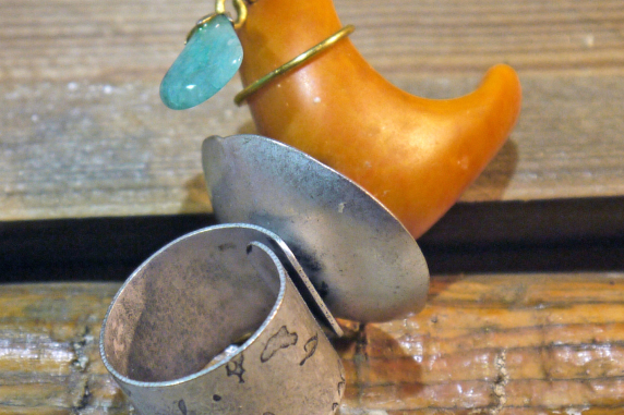 Adjustable base metal ring with orange tagua nut