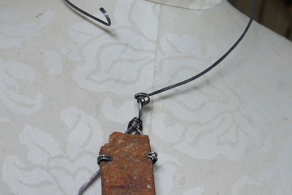 "Jazzy Terrain" orange brick steel wire pendant necklace