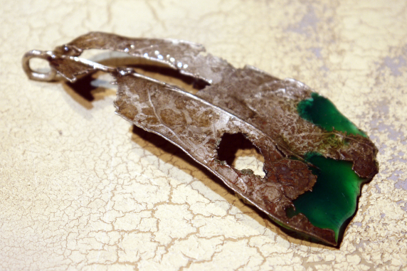 Sterling silver leaf pendant with resin