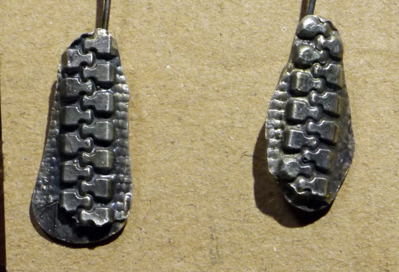 Sterling silver textured wide zipper earrings | Jomama