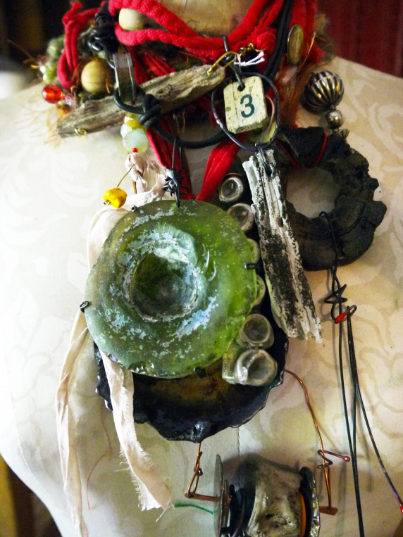 3_roman_glass_vertebrae_airplane_disc.jpg